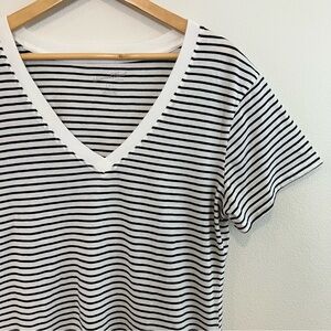 V-Neck Short Sleeve Tee